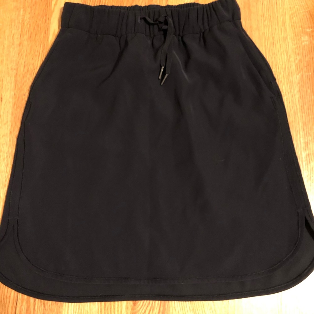 GUC Lululemon Athletica On the Fly Skirt